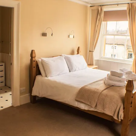 The Royal Oak 3*