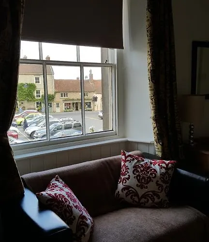 The Royal Oak Hotel 3*